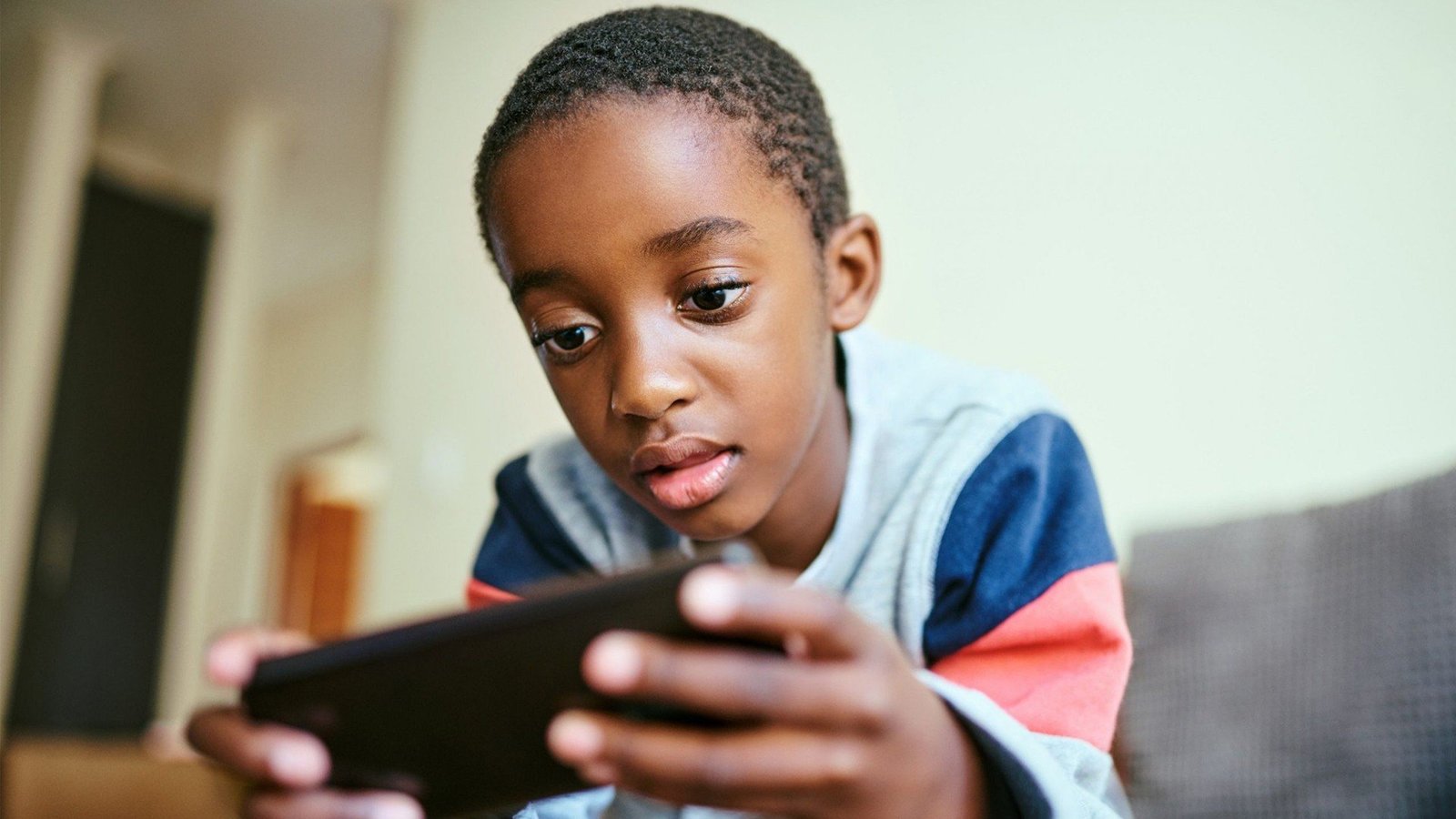 Câmara pautará projetos para coibir “adultização infantil” nas redes sociais - Imagem do artigo