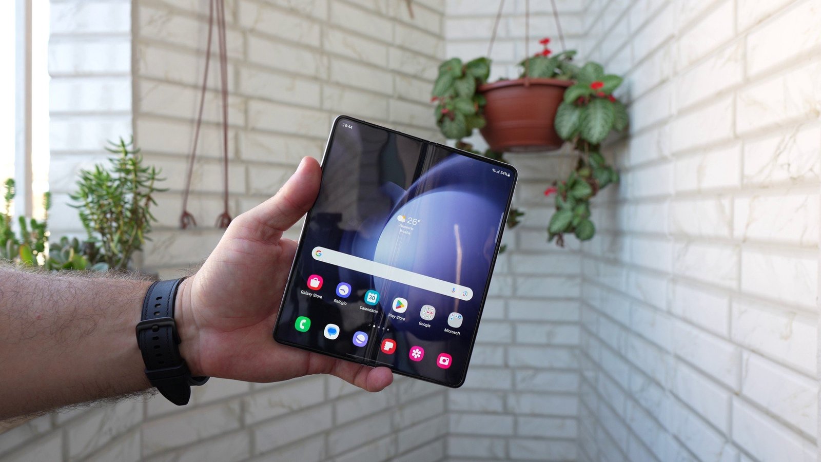 Samsung passa a vender Galaxy Z Fold 5 e Z Flip 5 recondicionados nos EUA - Imagem do artigo