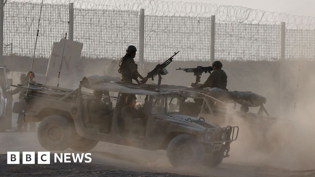 População deixa bairro de Gaza após novos bombardeios, enquanto israelenses anunciam greve contra ocupação - Imagem do artigo
