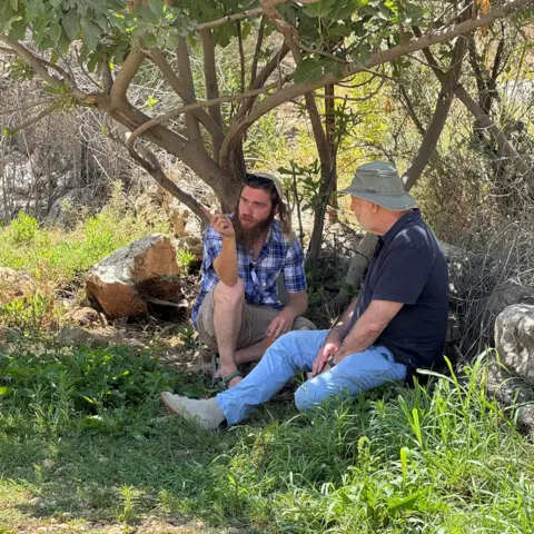 Colonos israelenses ampliam pressão e provocam êxodo de palestinos na Cisjordânia - Imagem do artigo original