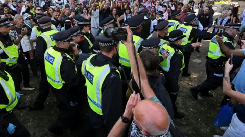 Yvette Cooper defende proibição do Palestine Action após prisão de mais de 500 manifestantes em Londres - Imagem do artigo original