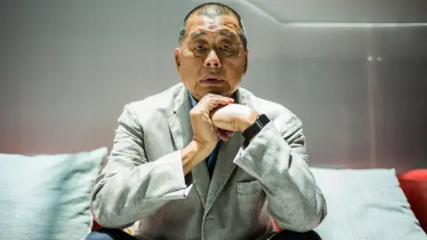 Julgamento de Jimmy Lai: quem é o magnata de mídia acusado de crimes de segurança nacional em Hong Kong - Imagem do artigo original