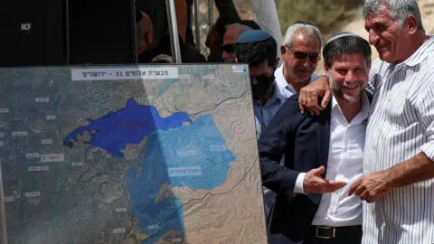 Ministro israelense confirma construção de 3,4 mil casas em área estratégica da Cisjordânia - Imagem do artigo original