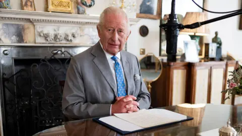 Reino Unido lembra 80 anos do Dia da Vitória sobre o Japão com mensagem de Charles III - Imagem do artigo original