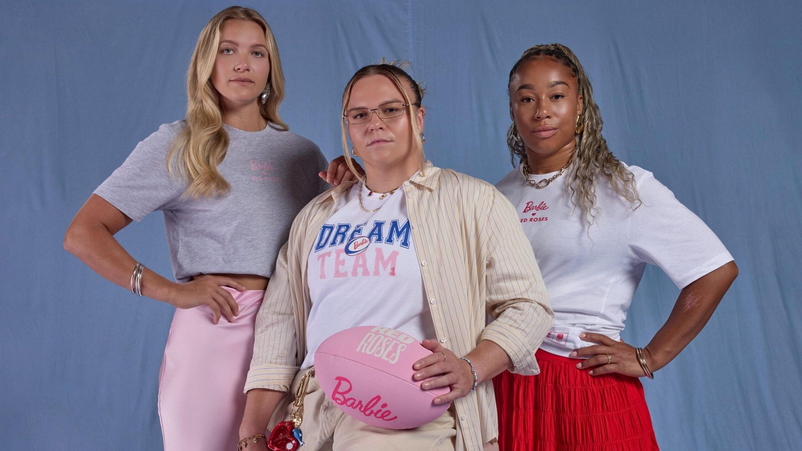 Seleção feminina da Inglaterra fecha parceria inédita com Barbie para promover o rúgbi entre meninas - Imagem do artigo original