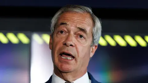 Nigel Farage solicita a Keir Starmer autorização para indicar membros do Reform UK à Câmara dos Lordes - Imagem do artigo original