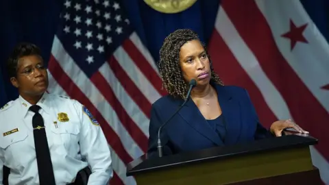 Washington processa governo federal após nomeação de chefe da DEA como comandante emergencial da polícia local - Imagem do artigo original