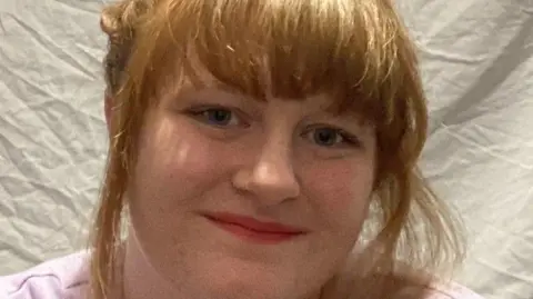 Jovens defendem passe gratuito após relatório propor tarifa zero para menores de 22 anos na Inglaterra - Imagem do artigo original